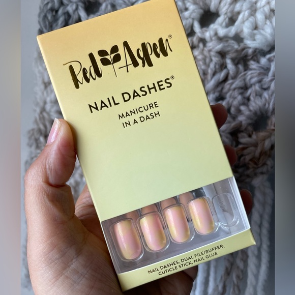 Red Aspen Nail Dashes in Shannon’s Sherbet Peach and Yellow Press On Nails - Picture 1 of 4
